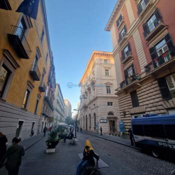 Magazzino in affitto a Napoli (Napoli)