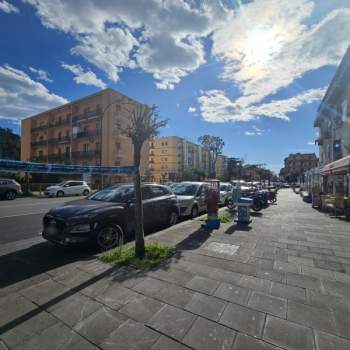 Attivita commerciale in vendita a Napoli (Napoli)