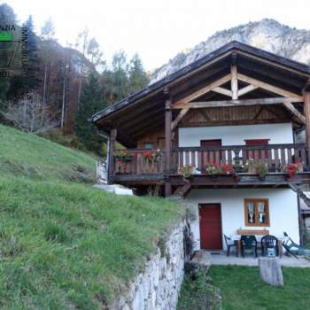 Rustico in vendita a Roverè della Luna (Trento)