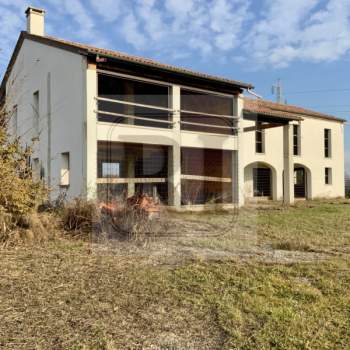 Villa in vendita a Legnaro (Padova)