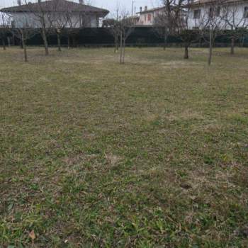 Terreno in vendita a Crocetta del Montello (Treviso)