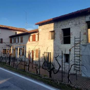 CASA SINGOLA CON SCOPERTO a Pieve di Soligo