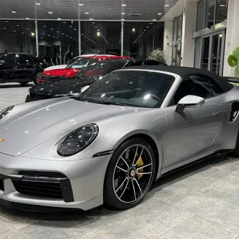 PORSCHE 992