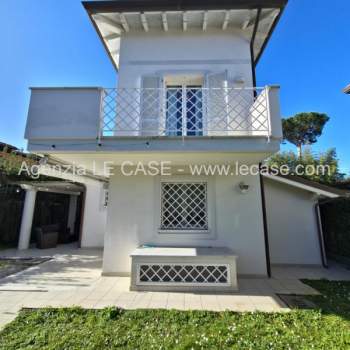 Villa in vendita a Forte dei Marmi (Lucca)