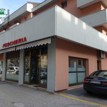 Negozio in vendita a Mezzolombardo (Trento)