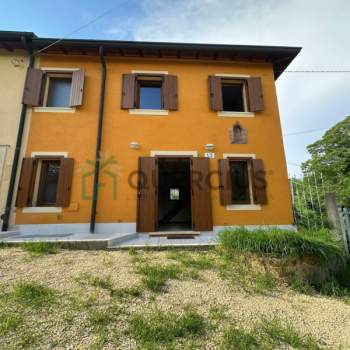 Casa a schiera in vendita a Caldiero (Verona)