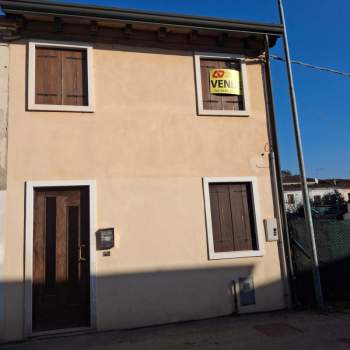 Casa a schiera in vendita a Lonigo (Vicenza)