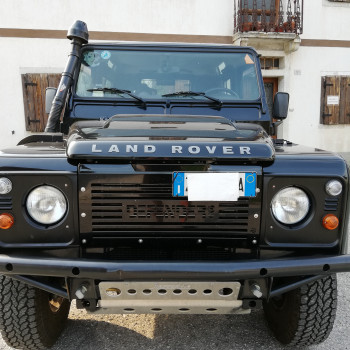 Vendo defender td4 2,400 ben allestita 