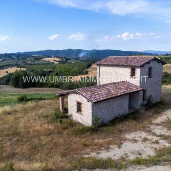 Rustico in vendita a Todi (Perugia)