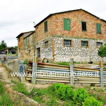 Rustico in vendita a Todi (Perugia)